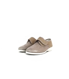 Foto de perfil medio:
Zapatilla cierre velcro licra beige Doctor Cutillas