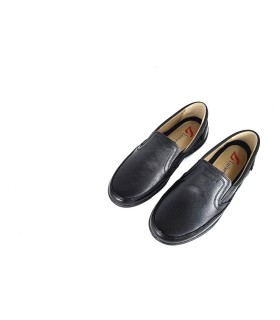 Mocasin de sport fabricado por Lusetti en piel negra, vista desde arriba