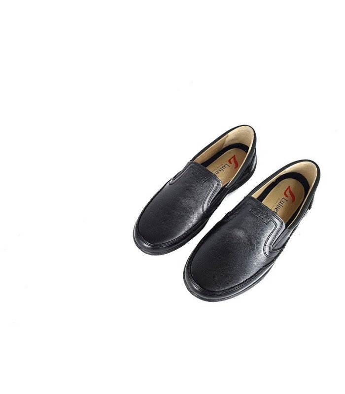 Mocasin de sport fabricado por Lusetti en piel negra, vista desde arriba