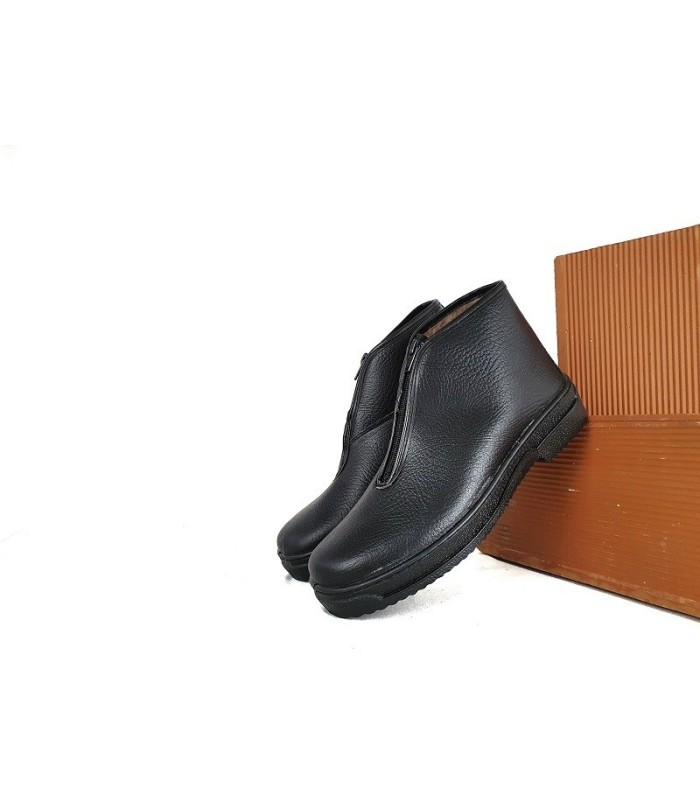 Botas de trabajo de hombre de piel negra con cierre de cremallera frontal y forro de pelo fabricada por Cruan.