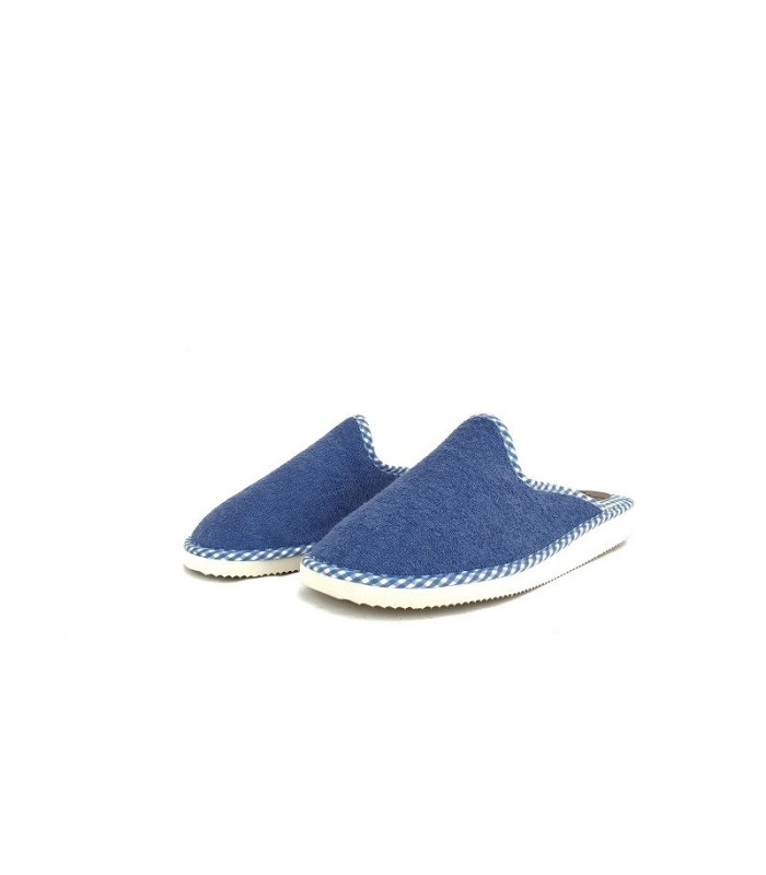 zapatilla de casa de rizo azul claro con bies de cuadros de vichy descalza atras de verano para mujer fabricada por Pelusin