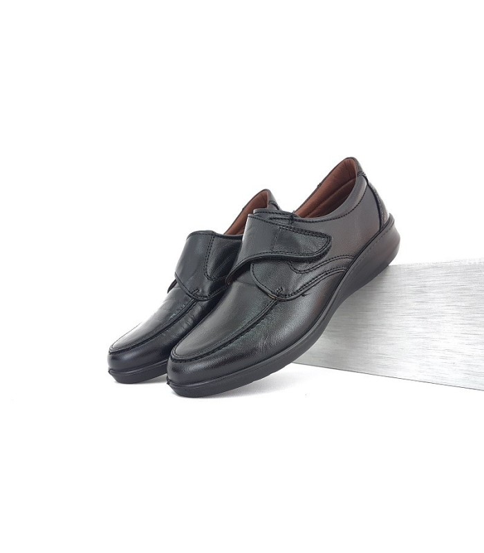 Zapato profesional de mujer de trabajo negro con cierre de velcro de Luisetti