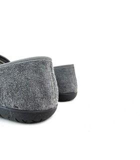 zapatilla de casa para hombre de verano en tela de toalla o tizo de color gris fabricada por Cabrera