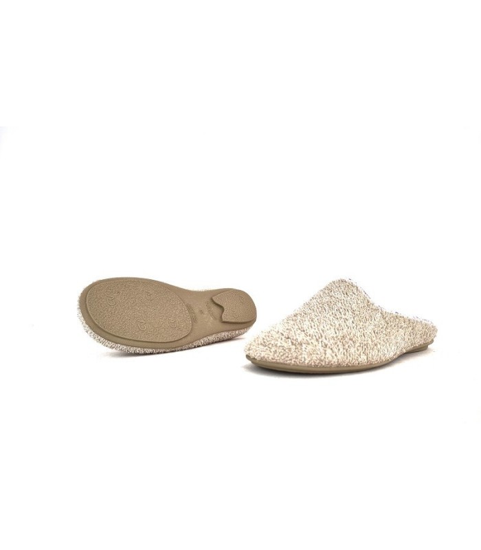 zapatilla de verano para mujer descalza atras en tela de rizo beige fabricada por Cabrera