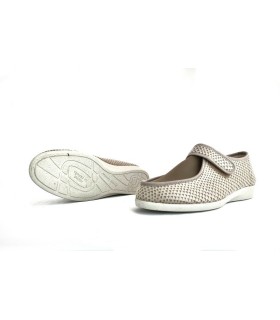 Piso de goma antideslizante en zapatillas Confort Doctor Cutillas color beige