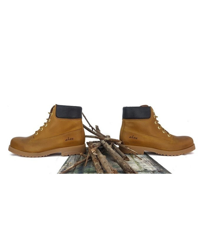 Botas amarillas de hombre tipo panama o timberland de caña baja amarilla de piel engrasada