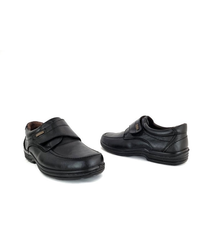 Zapatos para hombre muy ligero de piel negra con cierre de velcro modelo Tucson fabricado por Luisetti