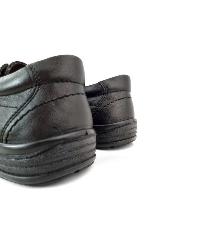 Zapatos para hombre muy ligero de piel negra con cierre de velcro modelo Tucson fabricado por Luisetti