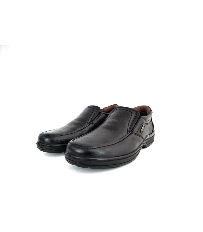 Zapatos de piel de color negro tipo mocasin de horma ancha y ligero para hombre fabricado por Luisetti modelo Tudson