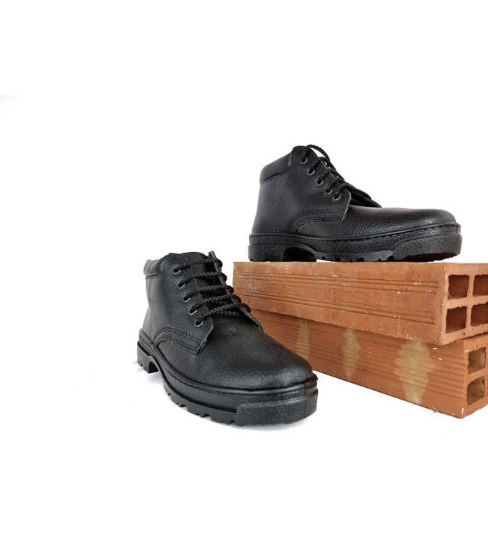 Bota de piel negra con cordones para hombre fabricada por Mafer