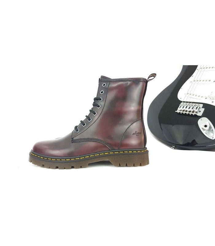 Bota militar de mujer tipo DR Martens en granate