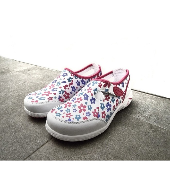 Imagen de medio perfil: Detalle lateral del zapato Lilian mujer con diseño floral