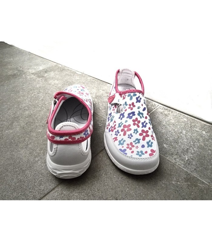 Imagen del talón: Detalle del talón abierto del zapato Lilian mujer con diseño floral
