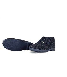 Foto de la suela:
Piso antideslizante zapatilla bota azul Doctor Cutillas