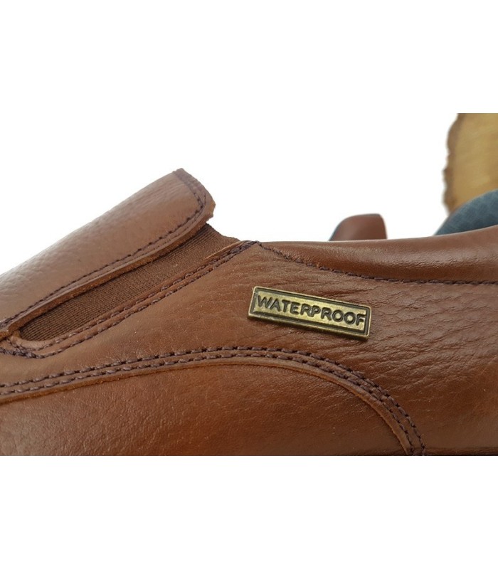 Zapatos de hombre marron modelo Tucson fabricado por Luisetti con membrana para la lluvia