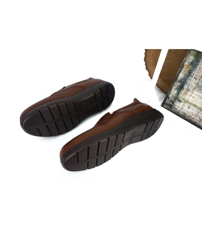 Zapatos de hombre marron modelo Tucson fabricado por Luisetti con membrana para la lluvia