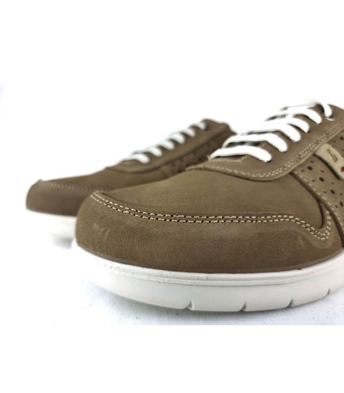 primer plano de la puntera de Zapato piel beige outlet de Luisetti