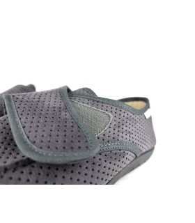 detalle del cierre con velcro zapatillas casa hombre abierto