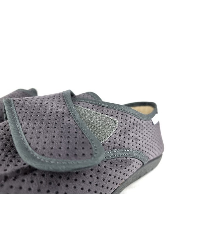 detalle del cierre con velcro zapatillas casa hombre abierto