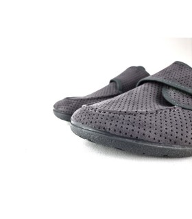 Zapatilla alpargata suave gris velcro de Cabrera Biomedic, detalle del tejido suave punteado