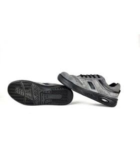 Suela de poliuretano de las zapatillas Classics Ecológico Serraje gris de Paredes. Muestra de la amortiguación y flexibilidad