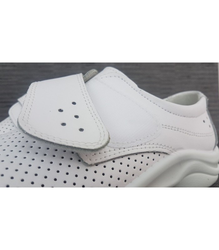 Zapato profesional sanitario de mujer con velcro en piel de Luisetti en color blanco
