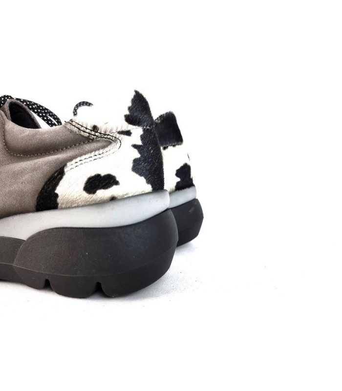 Zapato mujer Dora de cordones potro de Nival, vista trasera