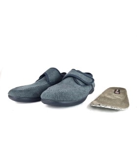 Plantilla extraida de zapatilla zul con velcro.