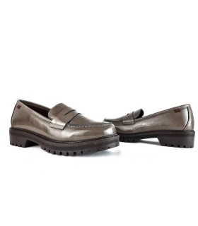 Mocasínes mujer piel charol topo de Pepe Menargues