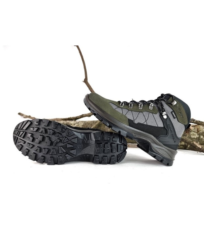 bota de senderismo para hombre de color verde con membrana para la lluvia Gritex ligera fabricada por Grisport en Italia
