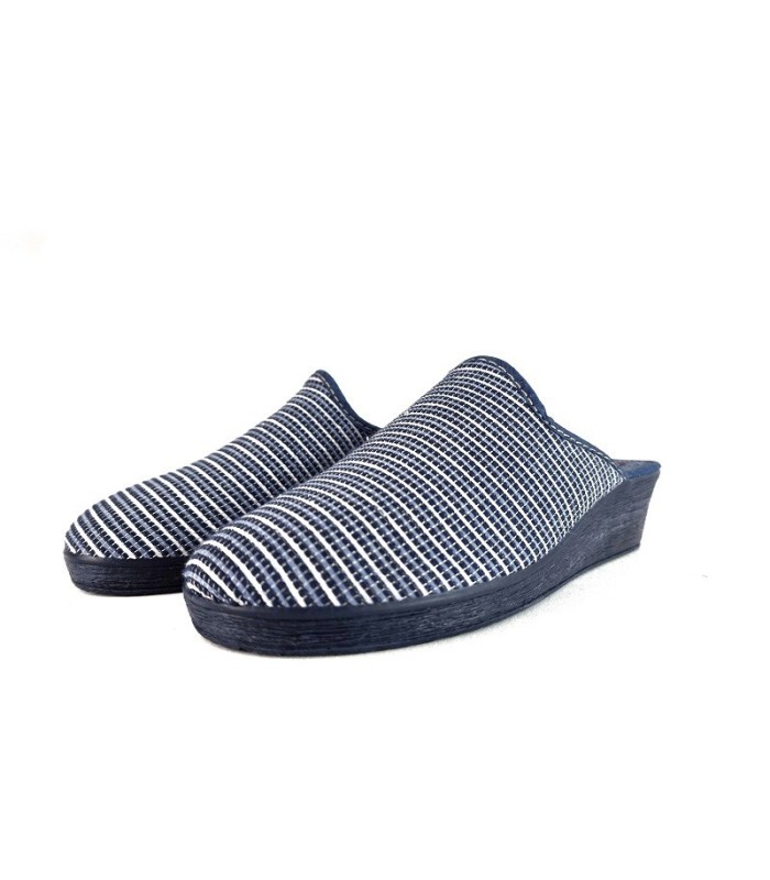 Zapatilla casa descalza con cuña azul de Gema García