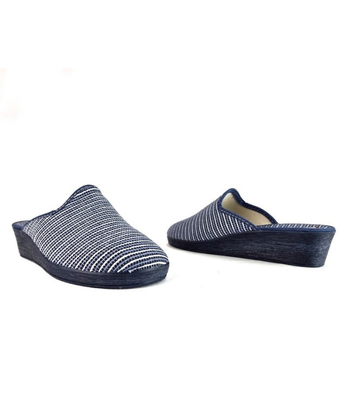 Zapatilla casa descalza con cuña azul de Gema García, vista de dos perfiles