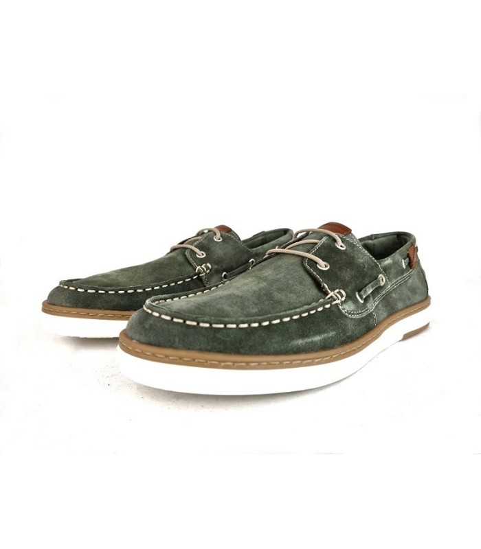 Náutico verde hombre con cordones, vista lateral.