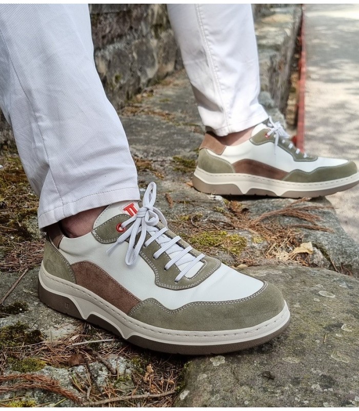 Zapatos hombre cordones piel beige y verde de Notton puesto en modelo