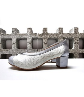 Zapatos salón tacon medio horma ancha de Salvatore Visentini plata