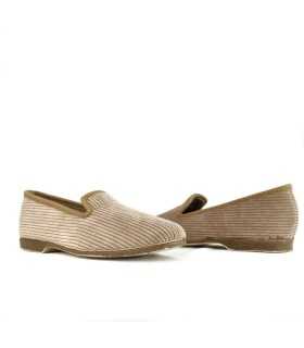 Clásica zapatilla de casa Flavia pana de Pelusin color beige