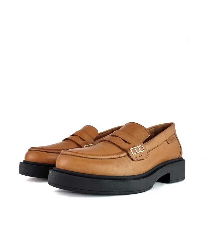 Zapato mocasin mujer piso track 16114601 de Carmela camel