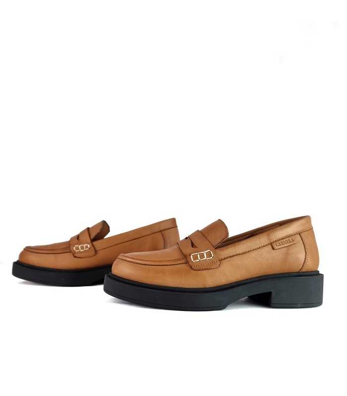 Zapato mocasin mujer piso track 16114601 de Carmela camel