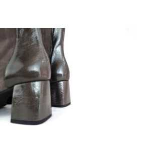 Botin mujer tacón medio taupe de DChicas con plantilla de gel