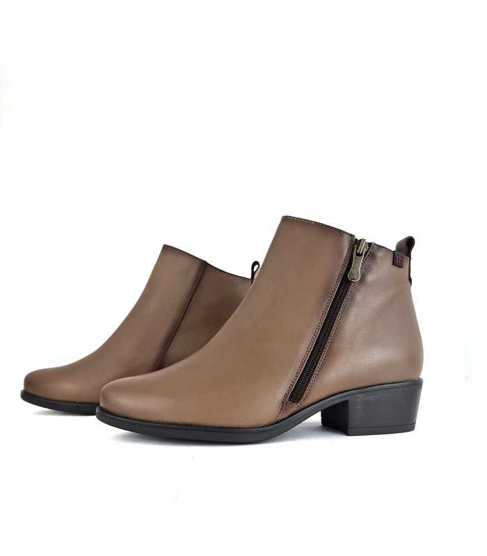 Botines mujer tacon bajo piel beige de Pepe Menargues