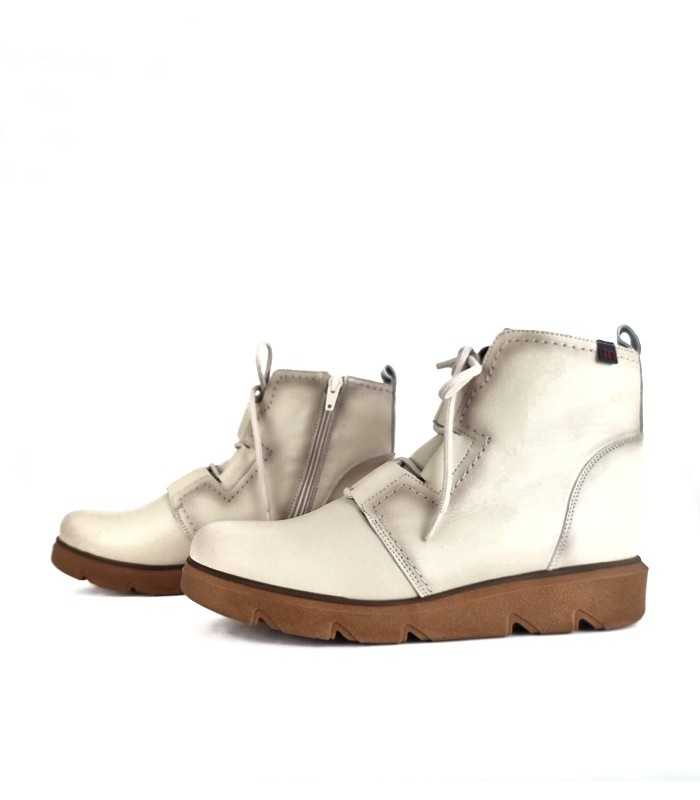 Botin piel beige trabilla ancha de Pepe Menargues