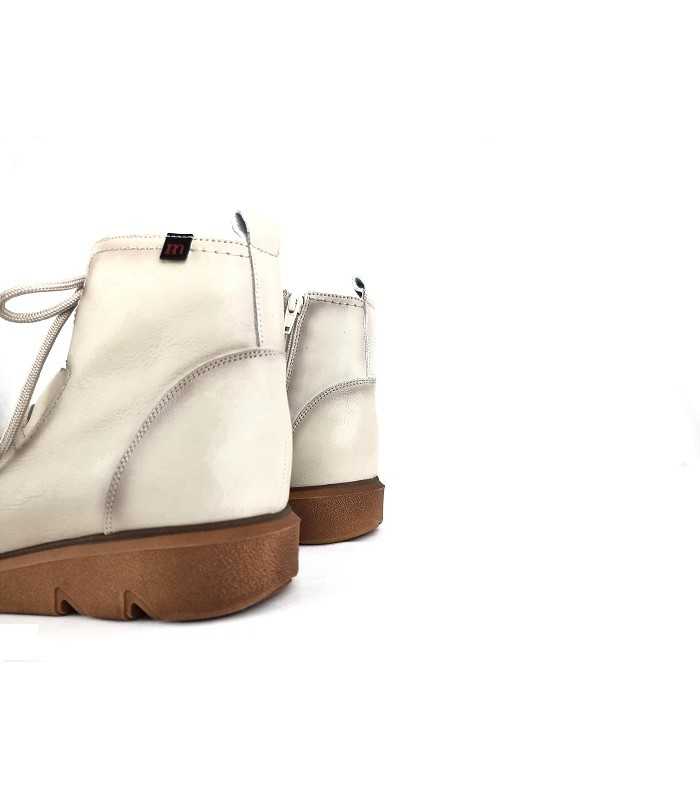Botin piel beige trabilla ancha de Pepe Menargues