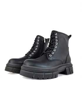Bota militar Etna piel negra de Yumas
