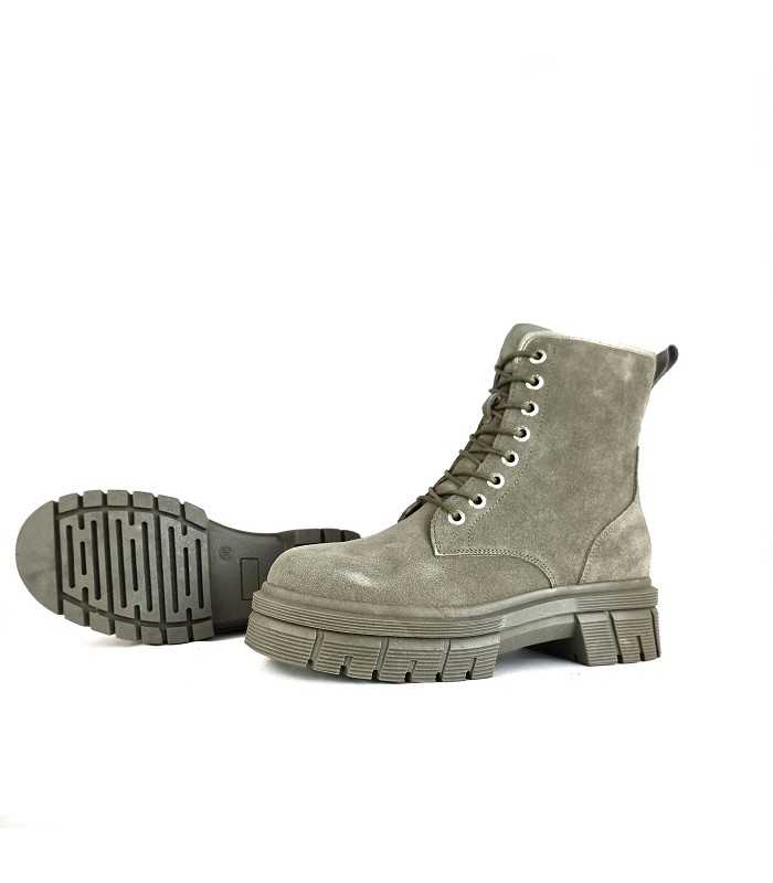 Foto del piso:
Piso de caucho antideslizante en bota mujer militar Yumas