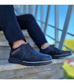 Zapato cordones hombre negro de Clayan puestos