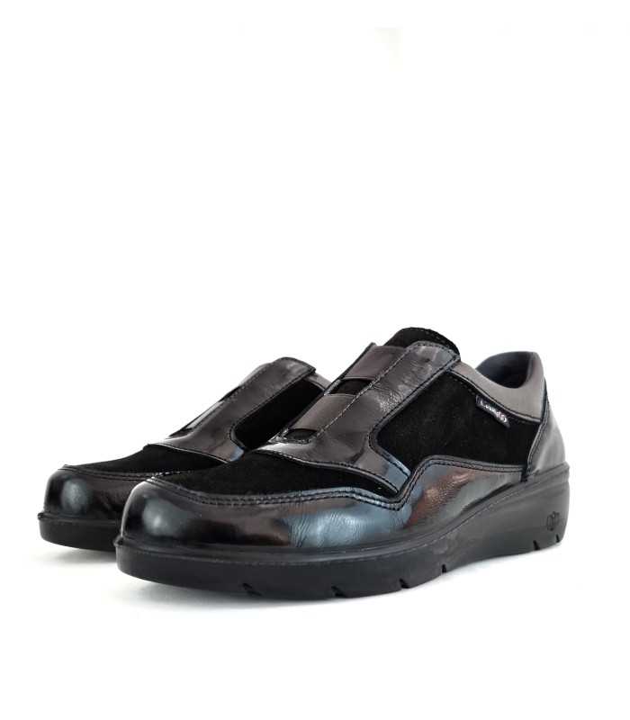 Zapato horma amplia cuña piel negro de Laura Azaña para mujer, vista de medio perfil