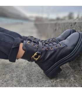 botas mujer biker negras puestas vistas de perfil