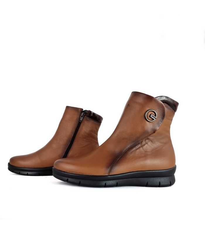 Cremallera lateral del botínes ancho especial Baerchi en piel marrón claro."