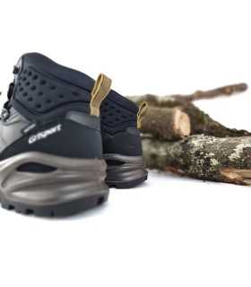 Vista trasera de Bota trekking piel negra Grisport para hombre
