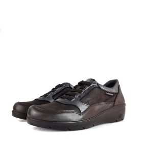 Zapato cómodo piel marrón con cuña de laura Azaña de mujer
